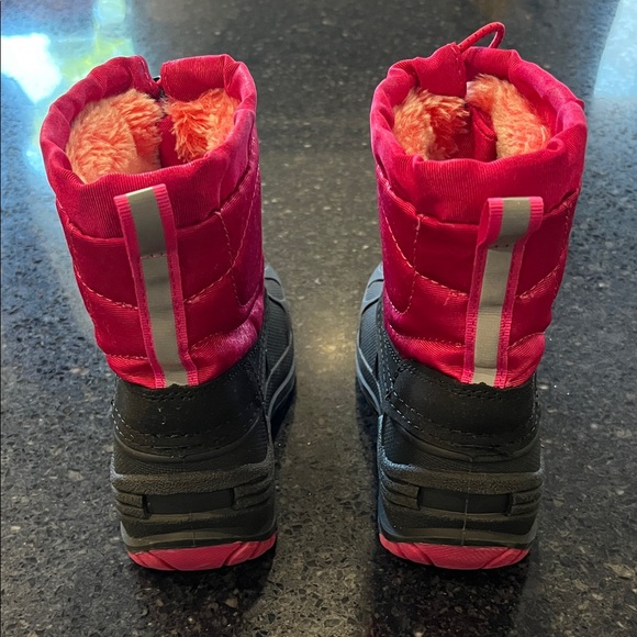 Kids Waterproof Snow Boots in Pink and Black - Picture 6 of 7